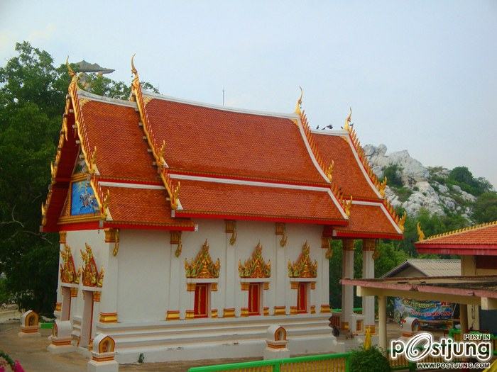 วัดเขาสมอคอน ต.เขาสมอคอน อ.ท่าวุ้ง จ.ลพบุรี