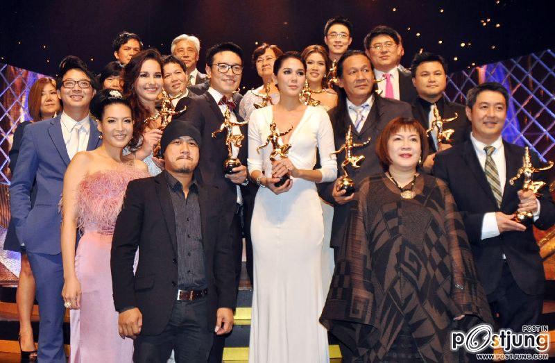 "ณเดชน์-ชมพู่เรยา" คว้ารางวัลนักแสดงนำยอดเยี่ยม เวทีนาฏราช