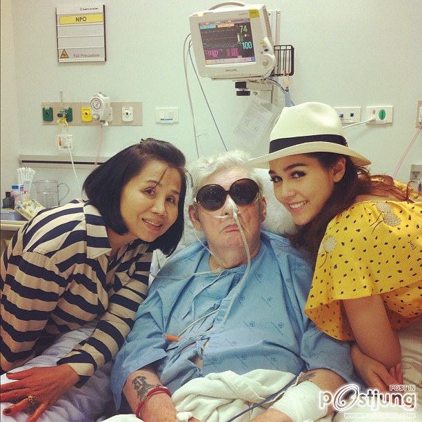 ชมพู่ อารยา