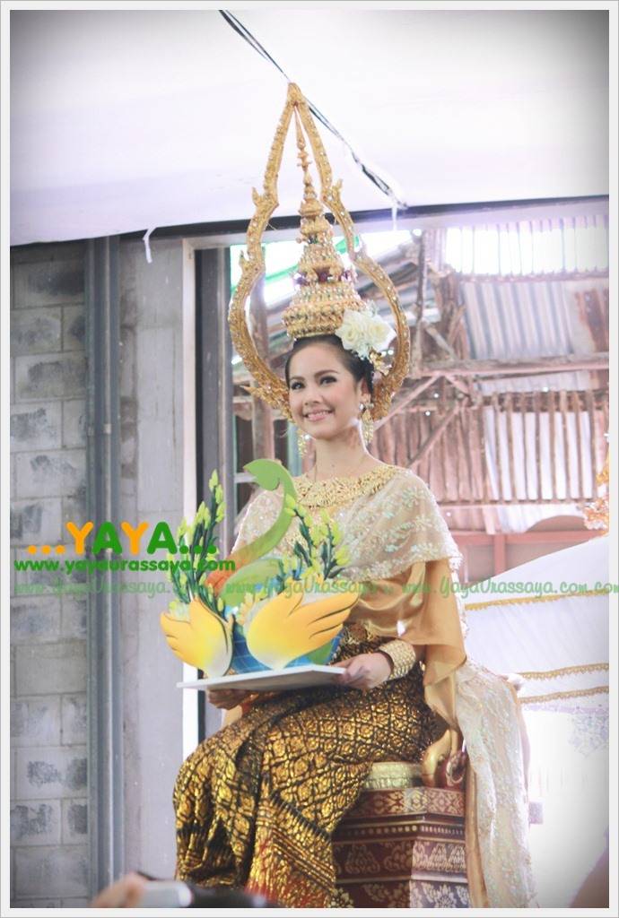 ญาญ่า อุรัสยา ในชุดไทยสวยงามมากๆ
