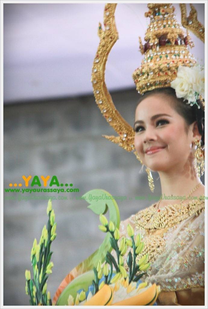 ญาญ่า อุรัสยา ในชุดไทยสวยงามมากๆ