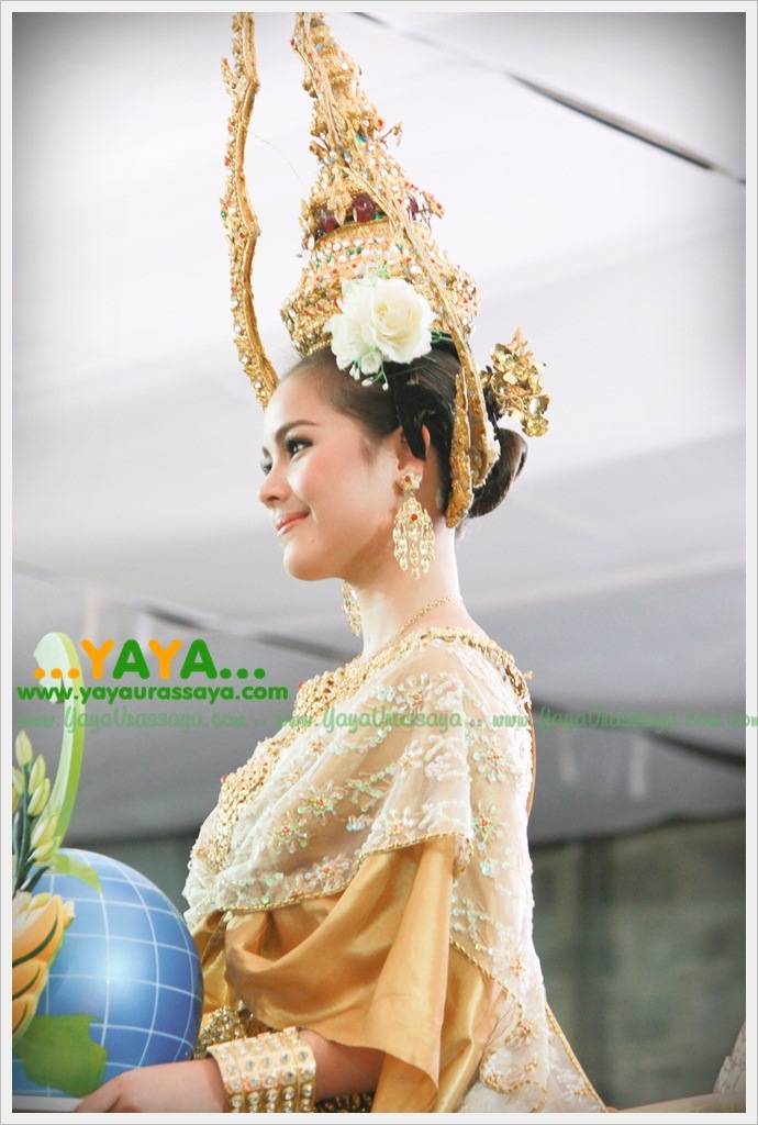 ญาญ่า อุรัสยา ในชุดไทยสวยงามมากๆ