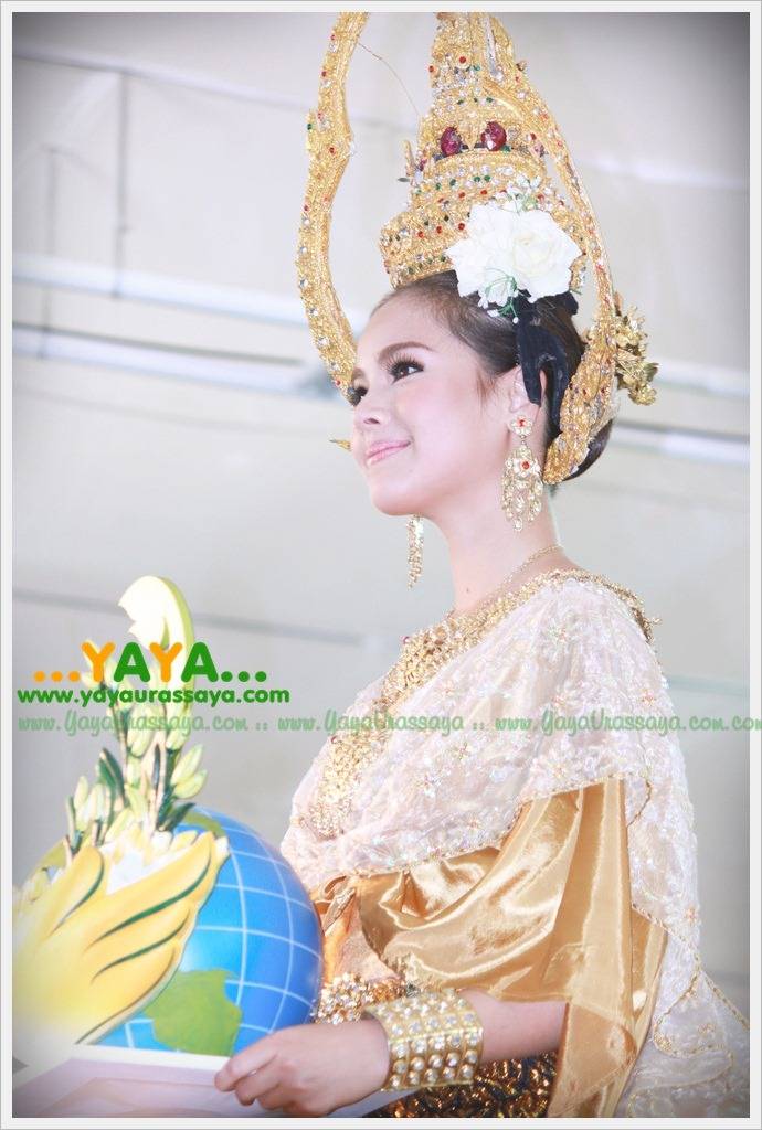 ญาญ่า อุรัสยา ในชุดไทยสวยงามมากๆ