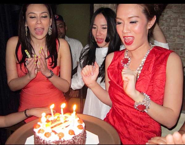 เปรี้ยวจี๊ด! เมย์ จัดปาร์ตี้วันเกิด เพื่อนร่วมก๊วนเพียบ