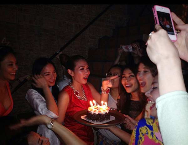 เปรี้ยวจี๊ด! เมย์ จัดปาร์ตี้วันเกิด เพื่อนร่วมก๊วนเพียบ