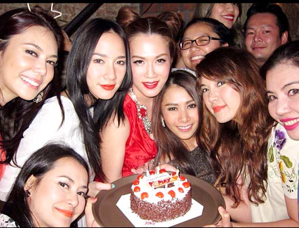 เปรี้ยวจี๊ด! เมย์ จัดปาร์ตี้วันเกิด เพื่อนร่วมก๊วนเพียบ