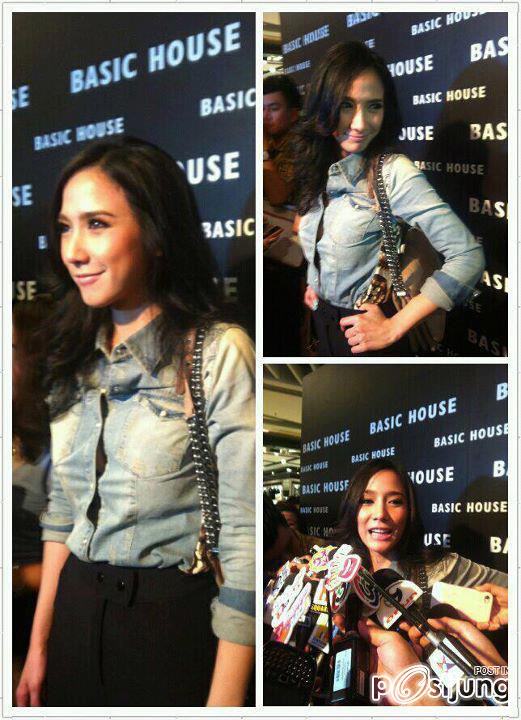 "อั้ม พัชราภา"เริ่ดเลอ นำทีมดาราเปิดตัวเสื้อผ้าเเบรนด์ &ldquo;BASIC HOUSE&rdquo; !!!