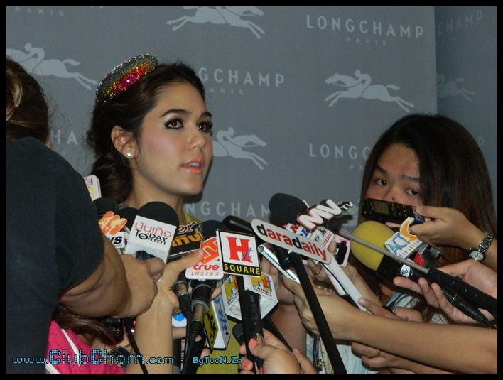 ชมพู่ อารยา ในงาน Grand Opening Longchamp@ Siam paragon
