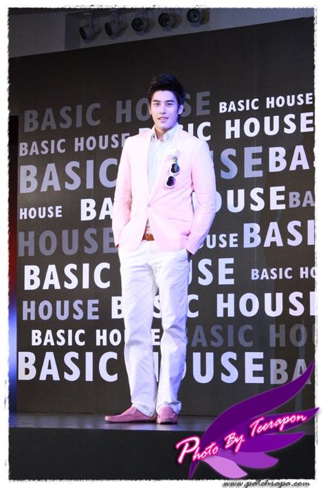 อั้ม พัชราภาในงาน BASIC HOUSE