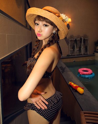 แฟชั่น ทิ้งทวนซัมเมอร์ กับคอลเล็คชั่นชุดว่ายน้ำวัยรุ่นสุดแนว