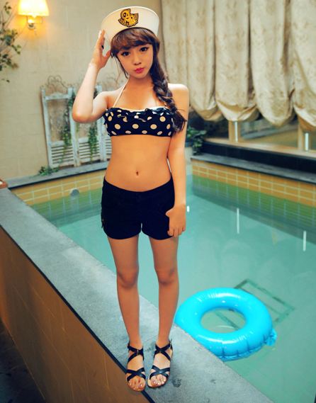 แฟชั่น ทิ้งทวนซัมเมอร์ กับคอลเล็คชั่นชุดว่ายน้ำวัยรุ่นสุดแนว