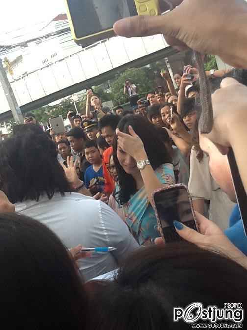 "อั้ม พัชราภา"@ Motor Car Show 2012 !!