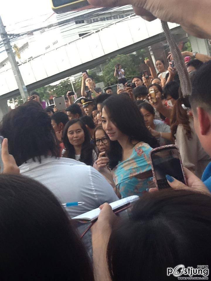 "อั้ม พัชราภา"@ Motor Car Show 2012 !!