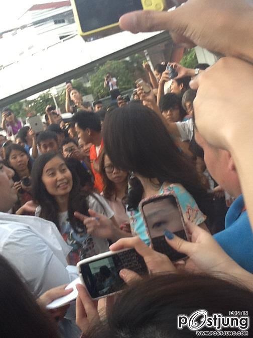 "อั้ม พัชราภา"@ Motor Car Show 2012 !!