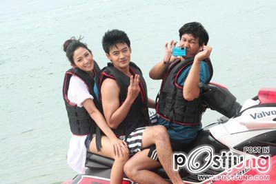 ยุ้ย จีรนันท์สวย ชิวๆกับบรรยากาศริมทะเล