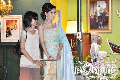 เกวิน m thailand และ โม อะมีนา ร่วมทำบุญ งานประมูล บุหรันเลื่อนลอยฟ้า