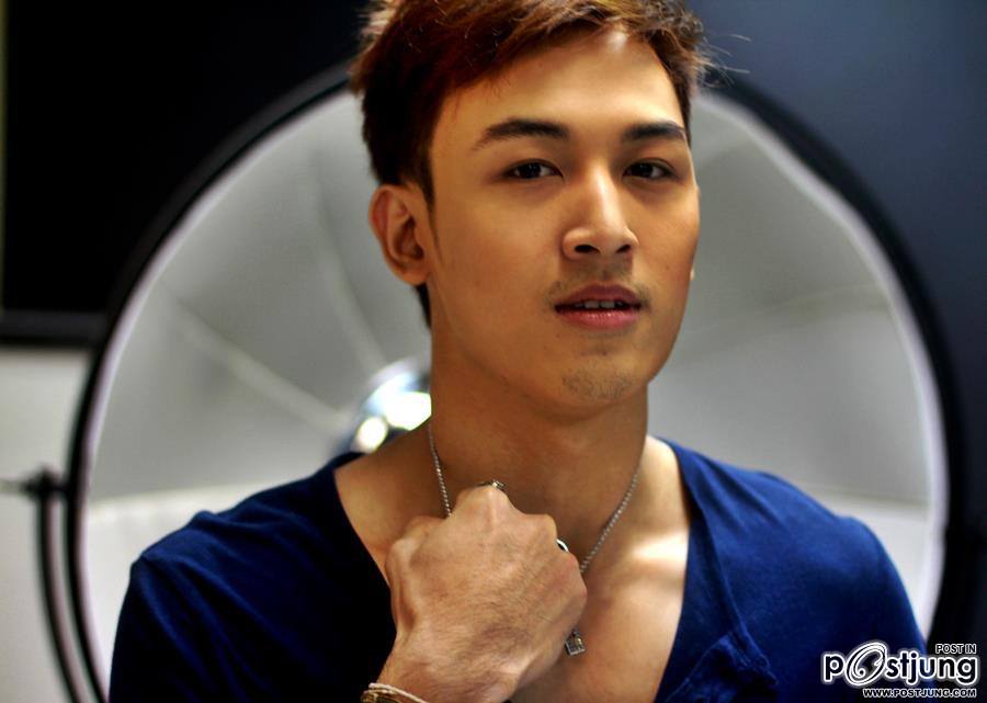 ป่อง พ่อค้าแซ่บข้าวมันไก่สาธุประดิษฐ์