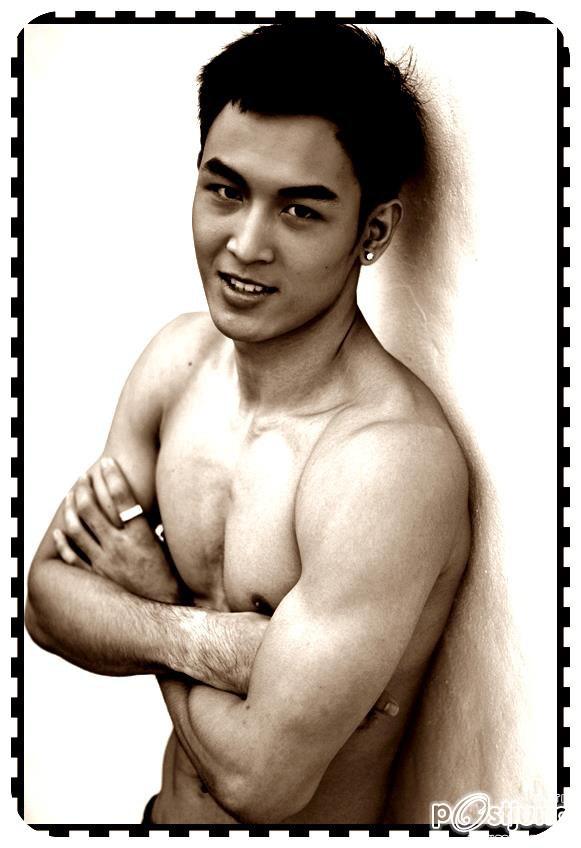 ป่อง พ่อค้าแซ่บข้าวมันไก่สาธุประดิษฐ์