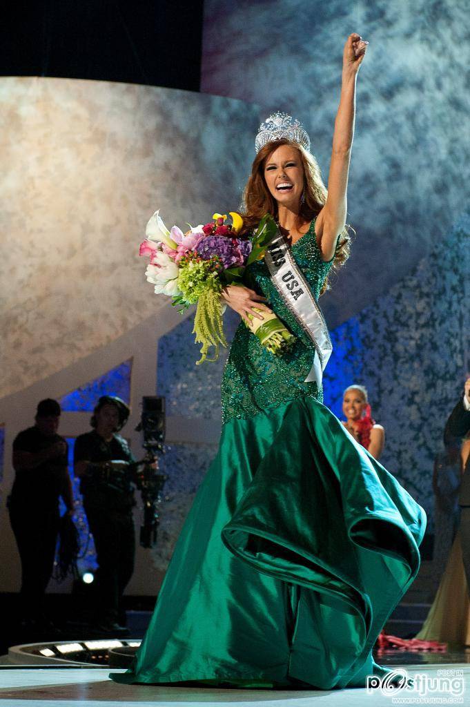 ราตรี.... ผลงานสุดยอดดีไซเนอร์นางงาม