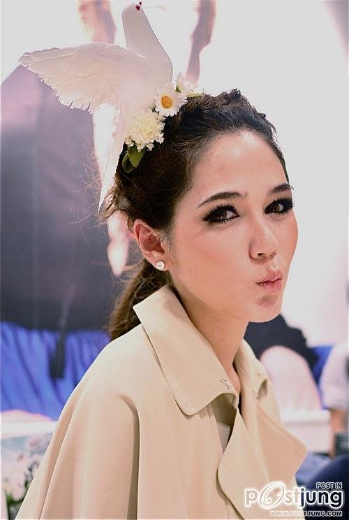 3 สาวซุปตาร์กับลุคซ์สวยใสชิลๆ