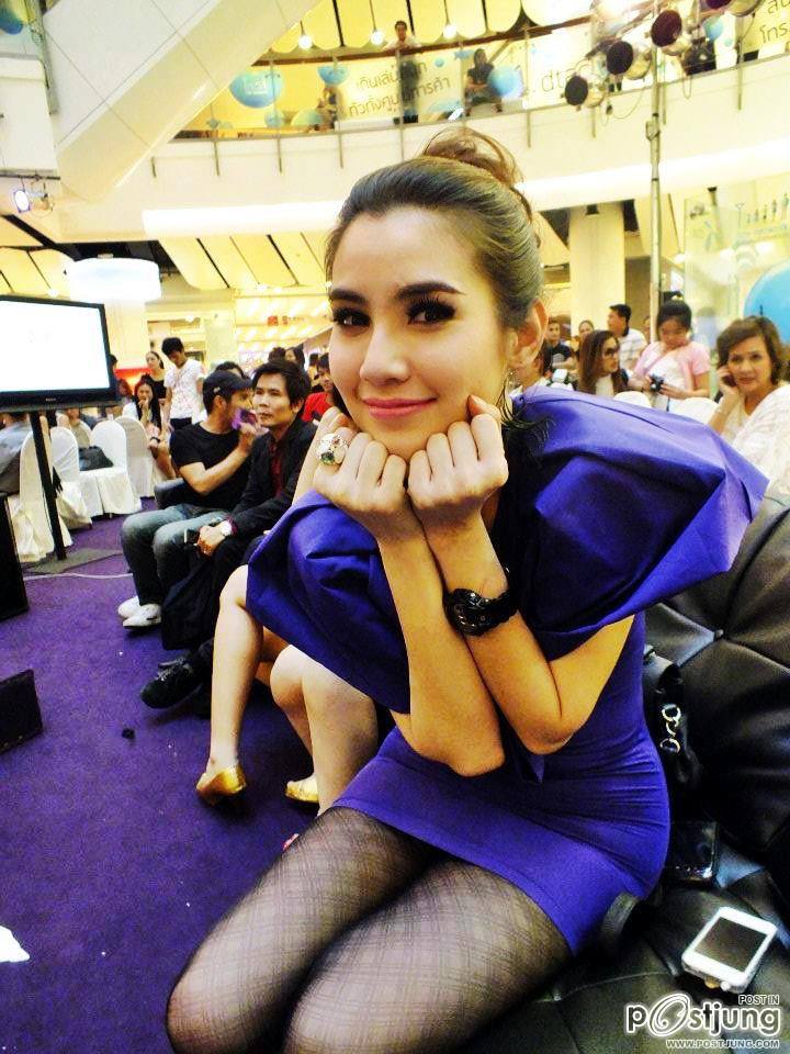 รวบรวมรูปสาวประเภท 2 By Facebook