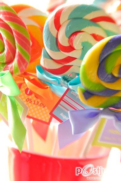 (ไม่แคร์ค่ะ)ขนมหวานสีสันหน้าทาน by:น้ำตาล คนสวย