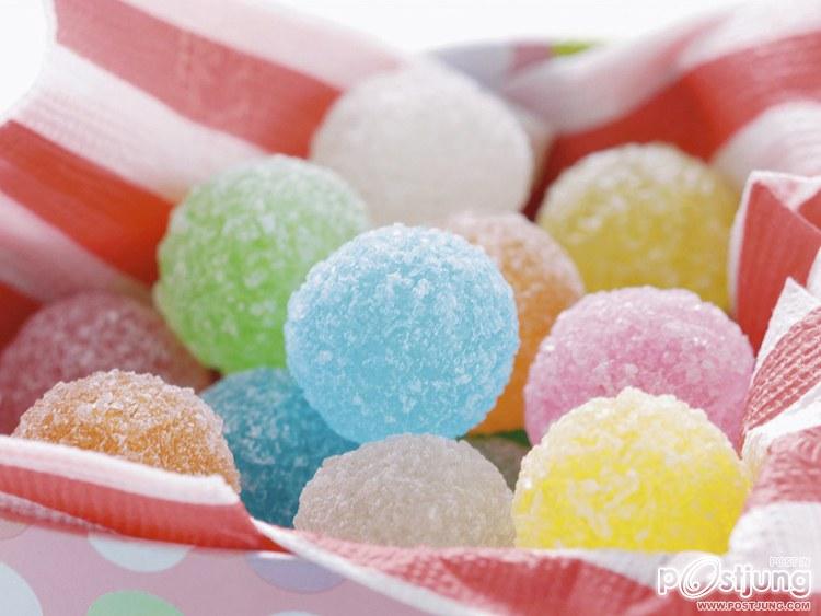 (ไม่แคร์ค่ะ)ขนมหวานสีสันหน้าทาน by:น้ำตาล คนสวย