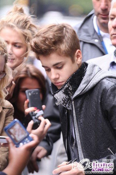 Justin leaving BBC Radio 1 & at Linate Airport (06.06.12)