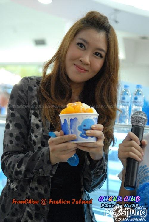 เชียร์ ...น่ารักอ่ะ ^_^