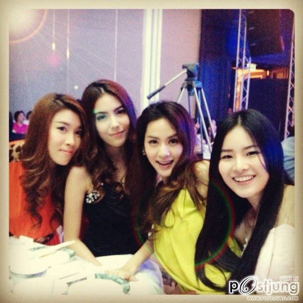 เชียร์ ...น่ารักอ่ะ ^_^