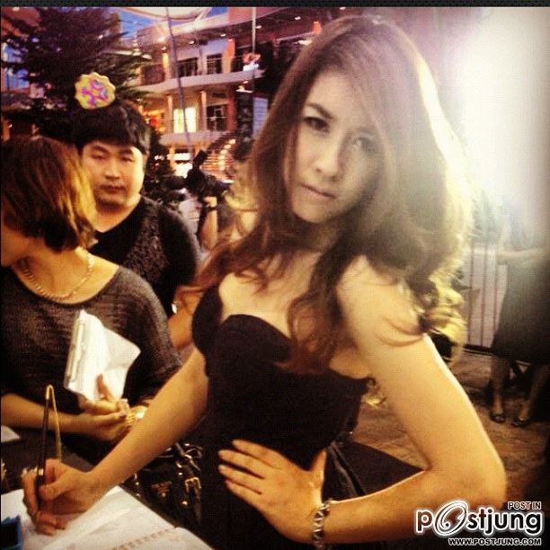 เชียร์ ...น่ารักอ่ะ ^_^