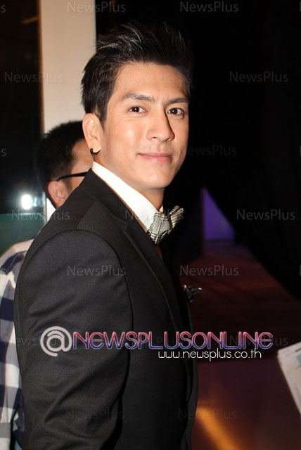 สวยสง่างาม"อั้ม พัชราภา"นำทัพดาราเปิดตัวซัมซุงกาแล็คซี่3 !!