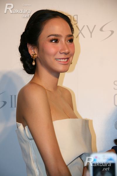 สวยสง่างาม"อั้ม พัชราภา"นำทัพดาราเปิดตัวซัมซุงกาแล็คซี่3 !!