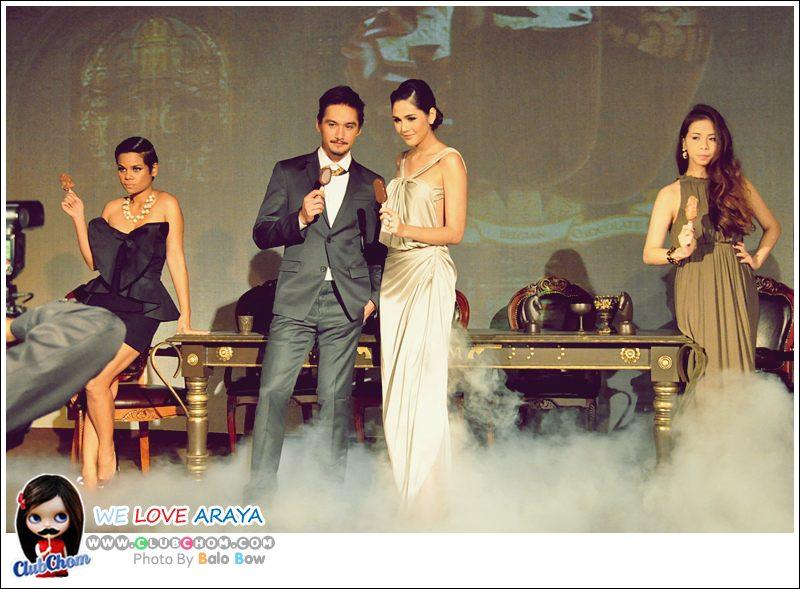 ชมพู่ อารยา ในงานเปิดตัวพรีเซ็นเตอร์คนแรกของไอศกรีมแม็กนั่ม