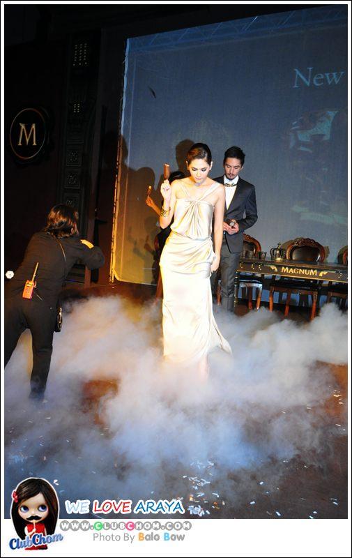 ชมพู่ อารยา ในงานเปิดตัวพรีเซ็นเตอร์คนแรกของไอศกรีมแม็กนั่ม