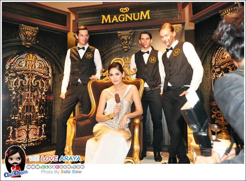 ชมพู่ อารยา ในงานเปิดตัวพรีเซ็นเตอร์คนแรกของไอศกรีมแม็กนั่ม