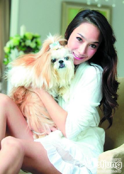 อั้ม พัชราภา นางเอกผู้ใจบุญ !!