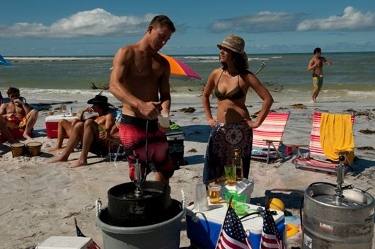 หนุ่มแซ่บ จากหนัง Magic Mike เขย่าฝันสะบัดซิกแพค