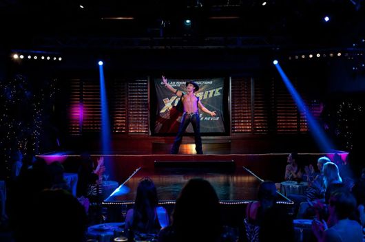 หนุ่มแซ่บ จากหนัง Magic Mike เขย่าฝันสะบัดซิกแพค