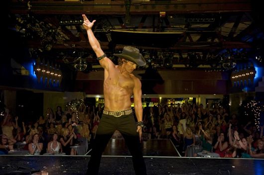 หนุ่มแซ่บ จากหนัง Magic Mike เขย่าฝันสะบัดซิกแพค