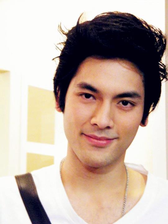 คุณหมอสุดหล่อจากหนุ่มบ้านไร่กับหวานใจไฮโซ