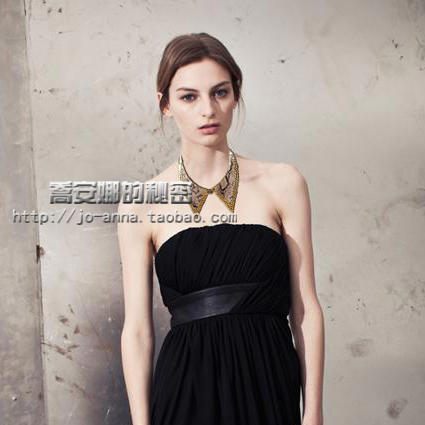 แฟชั่น ต้อนรับ ลายหนังงู สุดเริ่ด เลื้อยครองรันเวย์ 2013