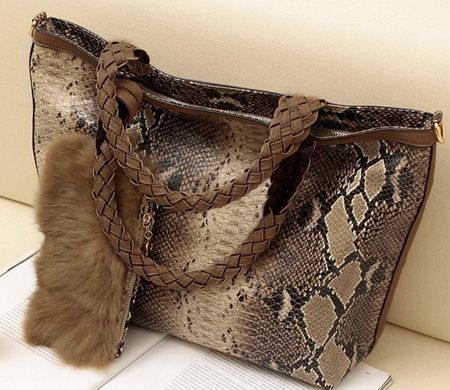 แฟชั่น ต้อนรับ ลายหนังงู สุดเริ่ด เลื้อยครองรันเวย์ 2013