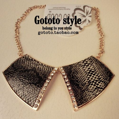 แฟชั่น ต้อนรับ ลายหนังงู สุดเริ่ด เลื้อยครองรันเวย์ 2013