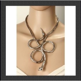 แฟชั่น ต้อนรับ ลายหนังงู สุดเริ่ด เลื้อยครองรันเวย์ 2013