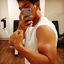 สงกรานต์  กล้ามใหญ่เว่อร์