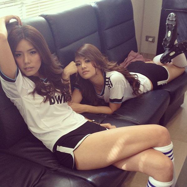 สาวๆ จากอาร์เอส แปลงโฉมเป็นนักเตะสุดเซ็กซี่