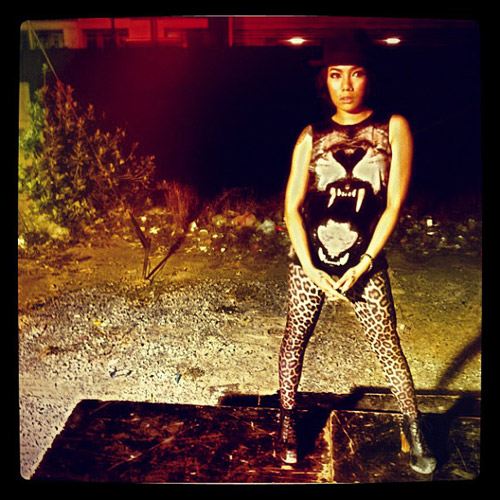 แฟชั่น กางเกงฟิตเปรี๊ยะ สำหรับสาวหุ่นเป๊ะ ของเหล่าดารา