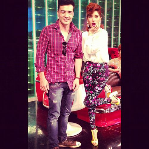 แฟชั่น กางเกงฟิตเปรี๊ยะ สำหรับสาวหุ่นเป๊ะ ของเหล่าดารา