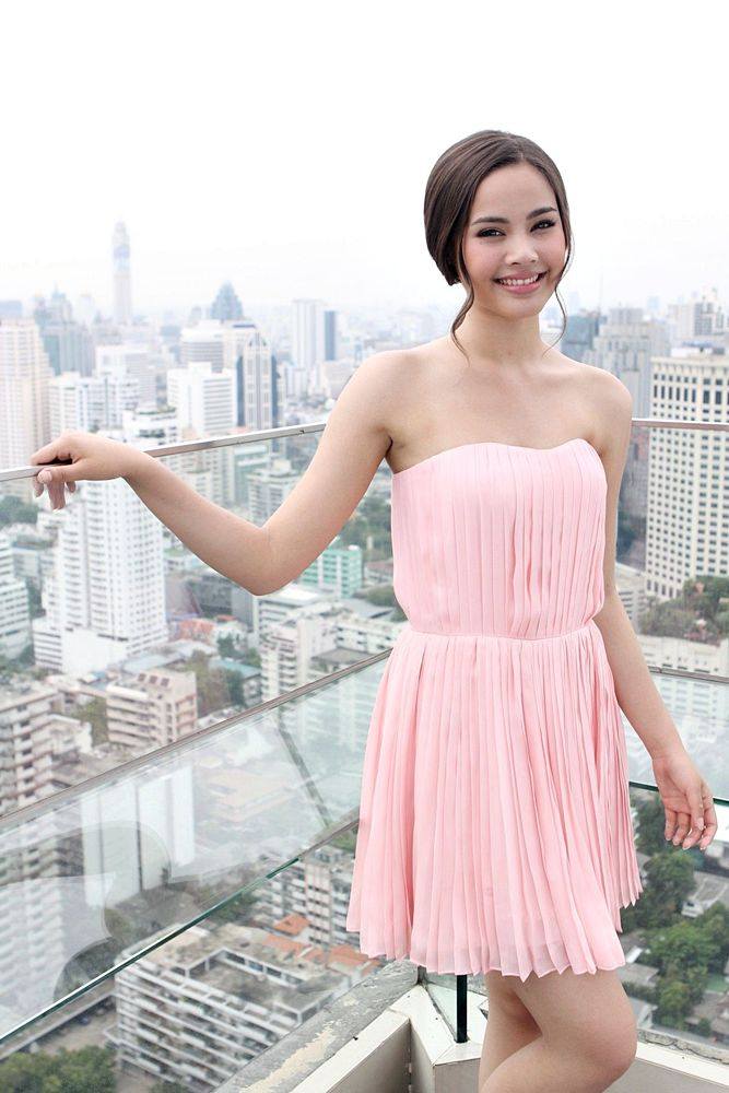 ญาญ่า โฆษณา พอนด์ส ฟลอเลส ไวท์ set 2
